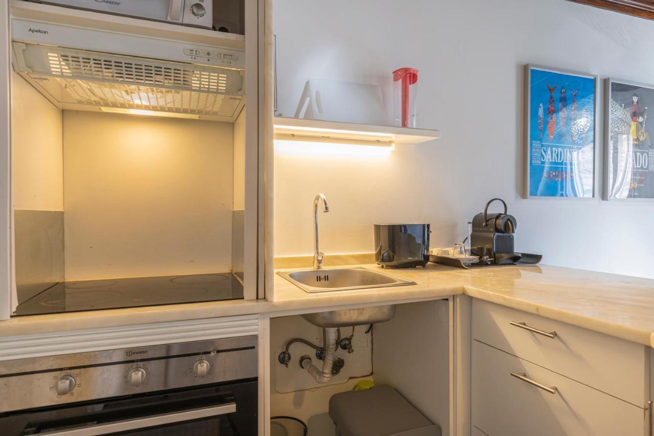 Traditional Alfama Apartment By Lovelystay Lissabon Buitenkant foto