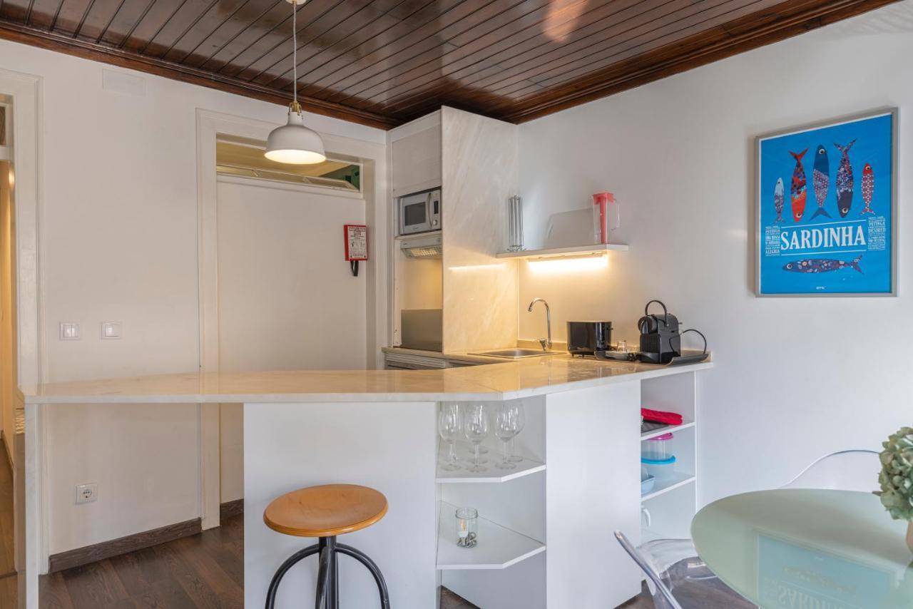 Traditional Alfama Apartment By Lovelystay Lissabon Buitenkant foto